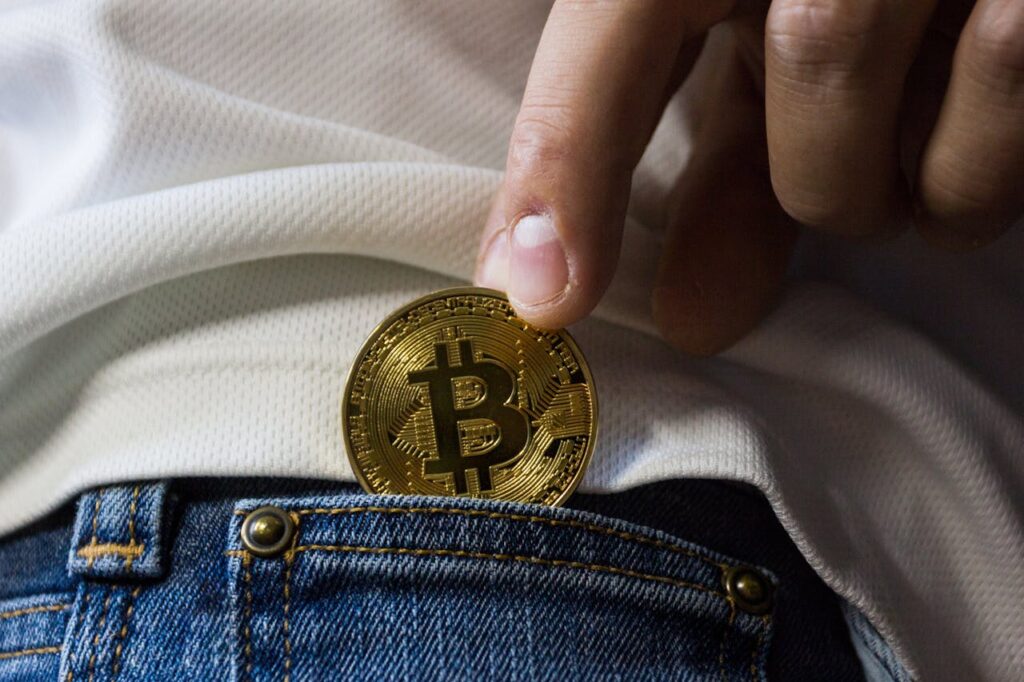Bitcoin bate recorde de US$ 125 mil
